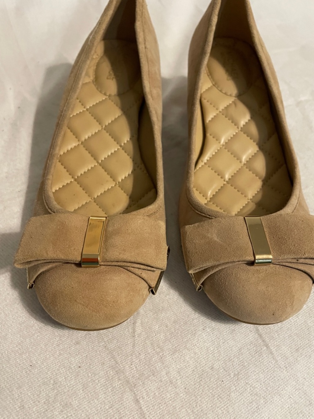 Michael Kors Tan Suede Bow heels with Gold Accent